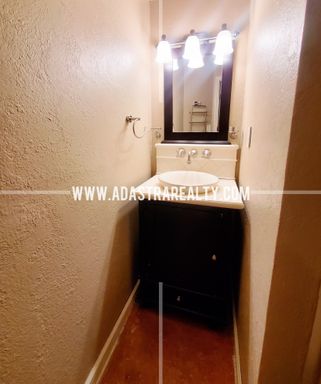 419 E 63rd Ter,, Kansas City, MO 64110-3333