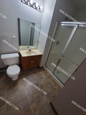 218 N Crest Dr,, Raymore, MO 64083