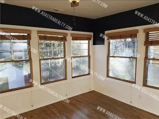 243 W 61st St,, Kansas City, MO 64113-1402