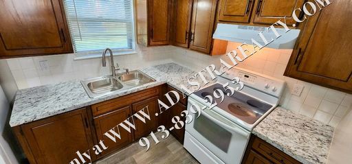 715 6th Ave, , Leavenworth, KS 66048