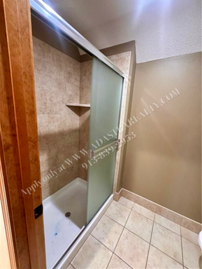  1317 E Sleepy Hollow Dr, Olathe, KS 66062