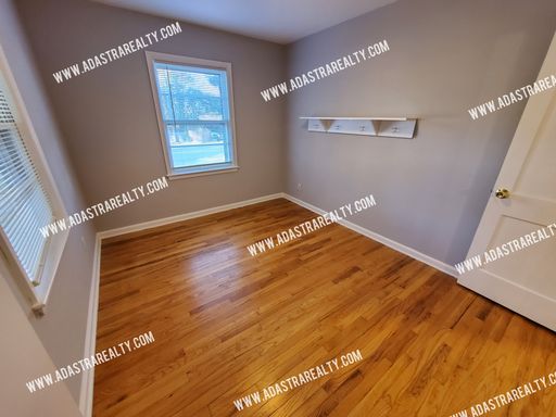 4825 W 75th St,, Prairie Village, KS 66208