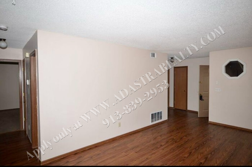404 Sky Vue Dr,, Apt C,, Raymore, MO 64083