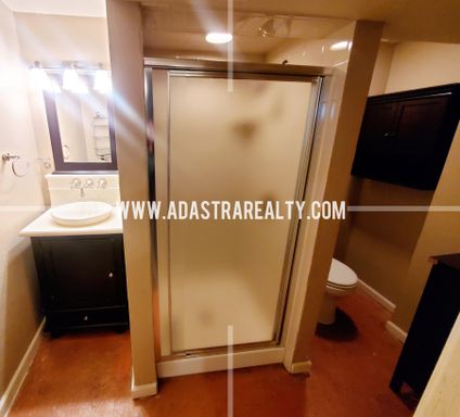 419 E 63rd Ter,, Kansas City, MO 64110-3333