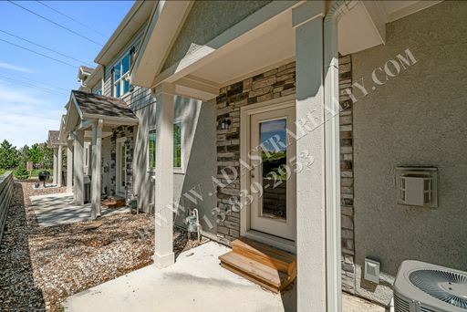 1087 N Findley St,, Olathe, KS 66061