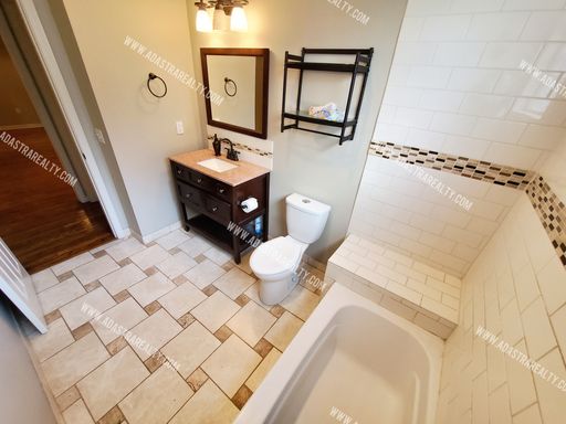 5428 Maple St,, Mission, KS 66202