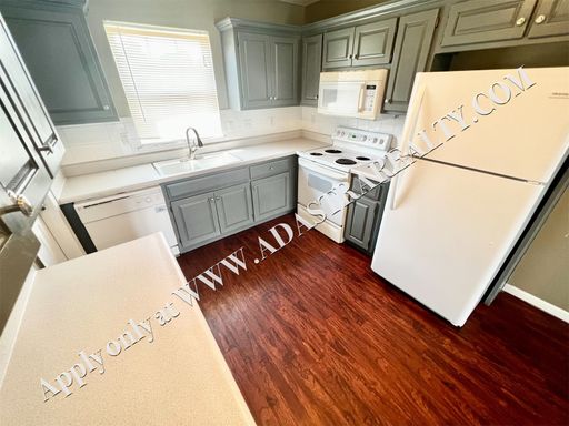 5205 Woodland Dr,, Shawnee, KS 66218-9044