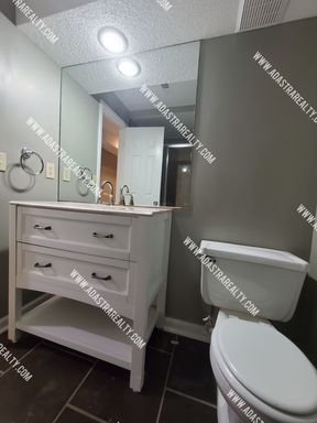 15810 Beverly St,, Overland Park, KS 66223-3475