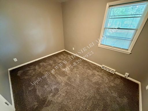 1005 E 117th St,, Kansas City, MO 64131-3847