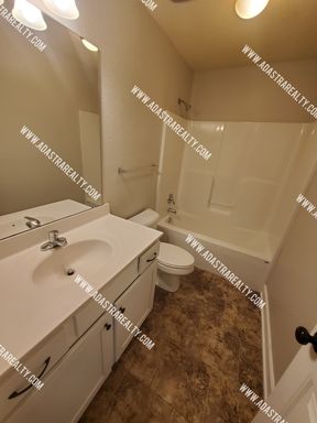 8318 N Spruce Ave,, Kansas City, MO 64119