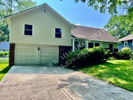 9832 Walmer St,, Overland Park, KS 66212