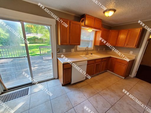 11121 E 56th Ter,, Raytown, MO 64133-2924