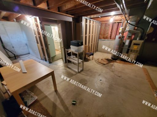 11006 W 76th St,, Shawnee, KS 66214-1268