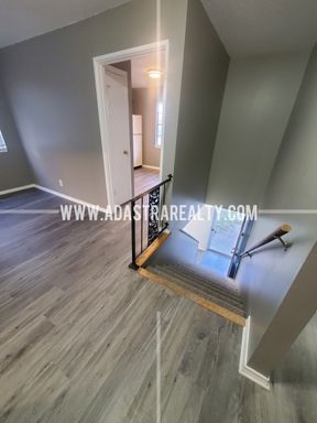 9414 Ballentine St,, Overland Park, KS 66214-1811