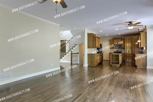 10580 S Millstone Dr,, Olathe, KS 66061-9104