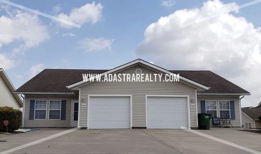 704 Meadow Ct,, Unit A,, Peculiar, MO 64078-2567