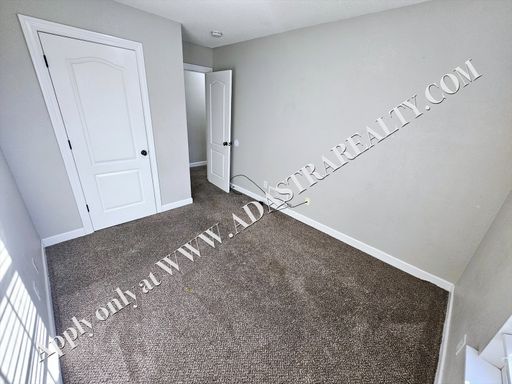 917 SW Imperial Ln,, Blue Springs, MO 64064