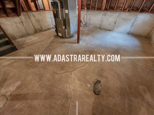 212 Brookside Dr,, Paola, KS 66071