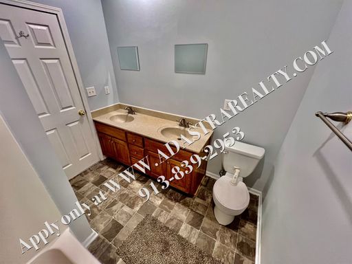 725 Woodson Ln,, Gardner, KS 66030