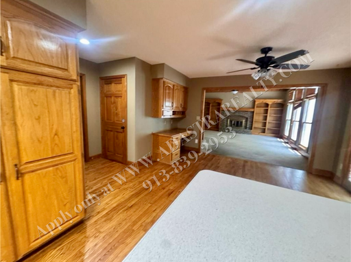  1317 E Sleepy Hollow Dr, Olathe, KS 66062