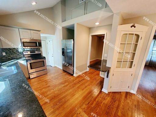 5428 Maple St,, Mission, KS 66202
