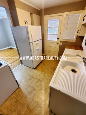 419 E 63rd Ter,, Kansas City, MO 64110-3333