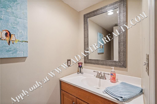4904 157th St,, Overland Park, KS 66224