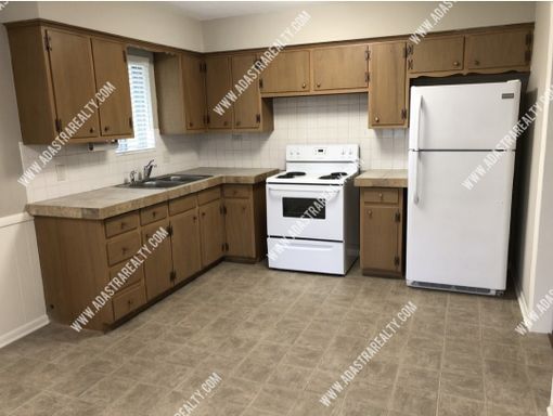 110 Brookside Dr,, Paola, KS 66071