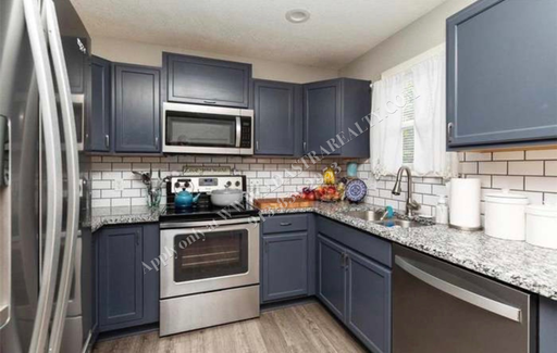 621 N Cedar St,, Gardner, KS 66030