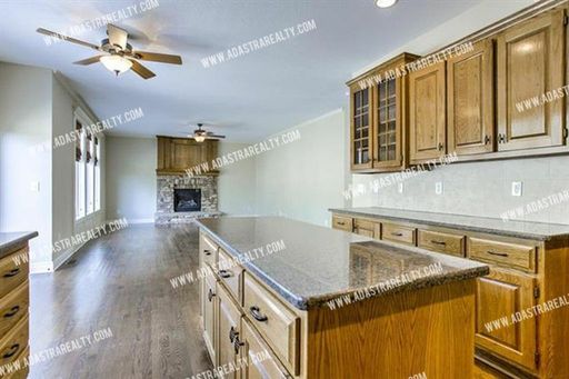 10580 S Millstone Dr,, Olathe, KS 66061-9104