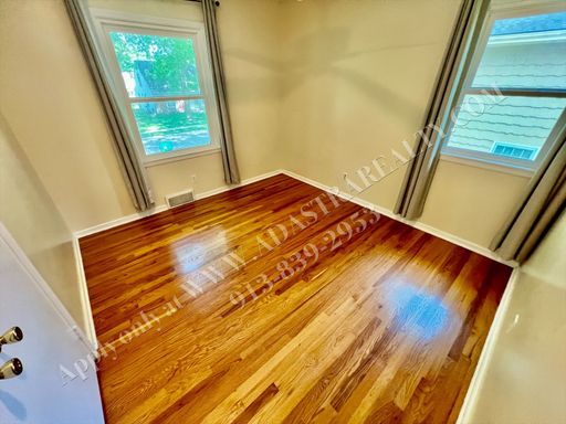 9832 Walmer St,, Overland Park, KS 66212