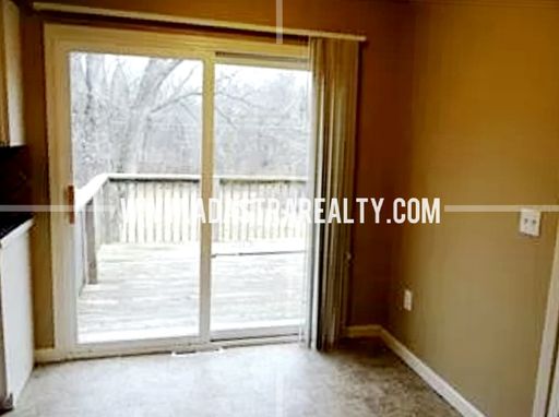 3305 E 107th Ter,, Kansas City, MO 64137-1722