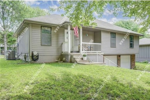 2900 SE 6th St,, Blue Springs, MO 64014