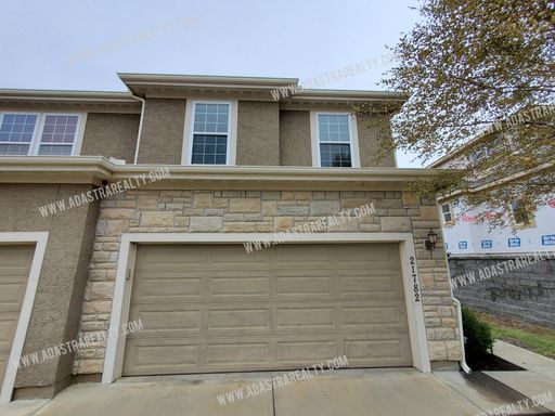 21782 W 123rd Ter,, Olathe, KS 66061-7628