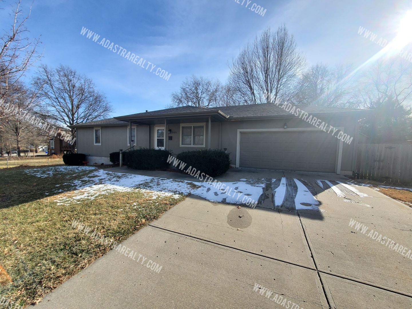 Shawnee House: 11425 W 61st St,
