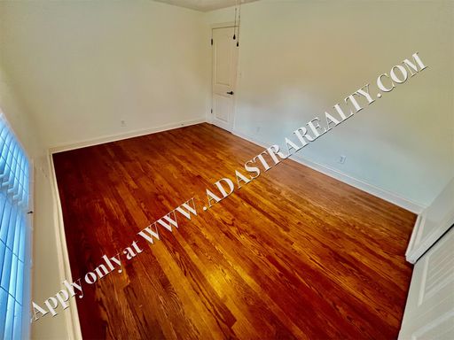  5404 Chadwick Rd, Fairway, KS 66205