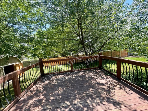  1317 E Sleepy Hollow Dr, Olathe, KS 66062