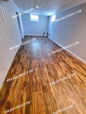 4825 W 75th St,, Prairie Village, KS 66208