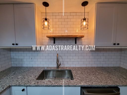 9709 Eby St,, Overland Park, KS 66212