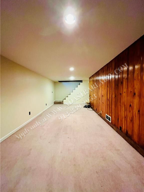 8700 W 82nd St, , Overland Park, KS 66204