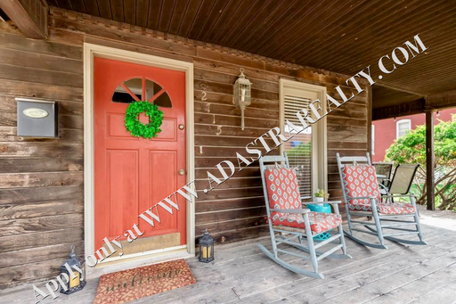 2715 Holmes St,, Kansas City, MO 64109
