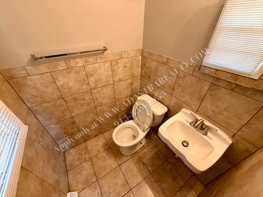 1005 E 117th St,, Kansas City, MO 64131-3847