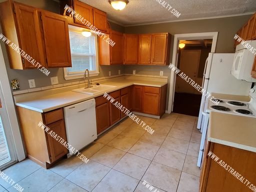 11121 E 56th Ter,, Raytown, MO 64133-2924