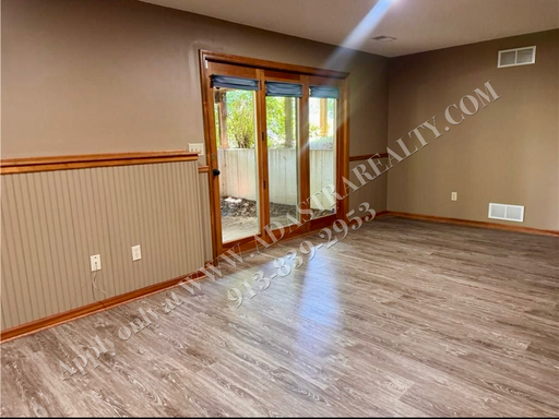 1317 E Sleepy Hollow Dr, Olathe, KS 66062
