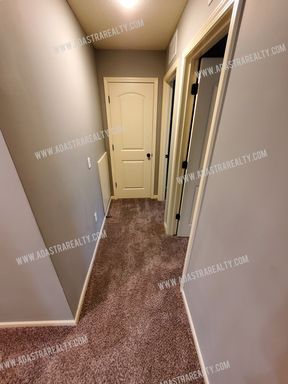 21782 W 123rd Ter,, Olathe, KS 66061-7628
