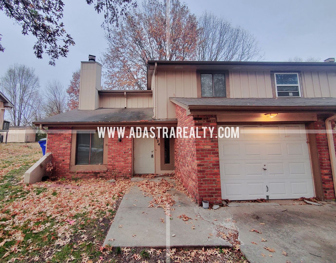 Olathe House: 1424 E Willow Dr,