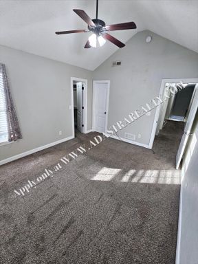 917 SW Imperial Ln,, Blue Springs, MO 64064