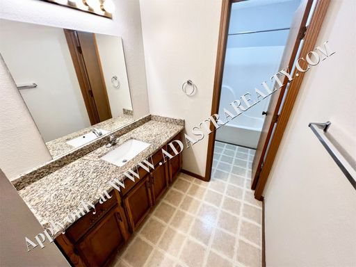 3502 NE Independence Ave,, Lee's Summit, MO 64064