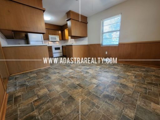 212 Brookside Dr,, Paola, KS 66071