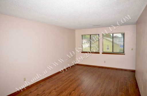 404 Sky Vue Dr,, Apt C,, Raymore, MO 64083